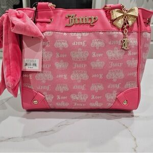Juicy Couture pink crown daydreamer